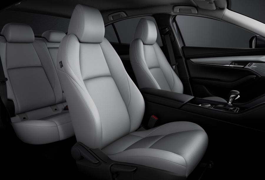 Интерьер Mazda3 Hatchback 2019 года  (NA) (фото 21 из 61)